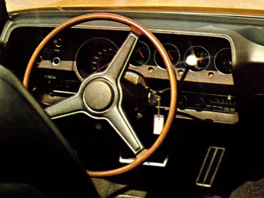  Plymouth Road Runner 440+6 1971 года  (фото 2 из 5)